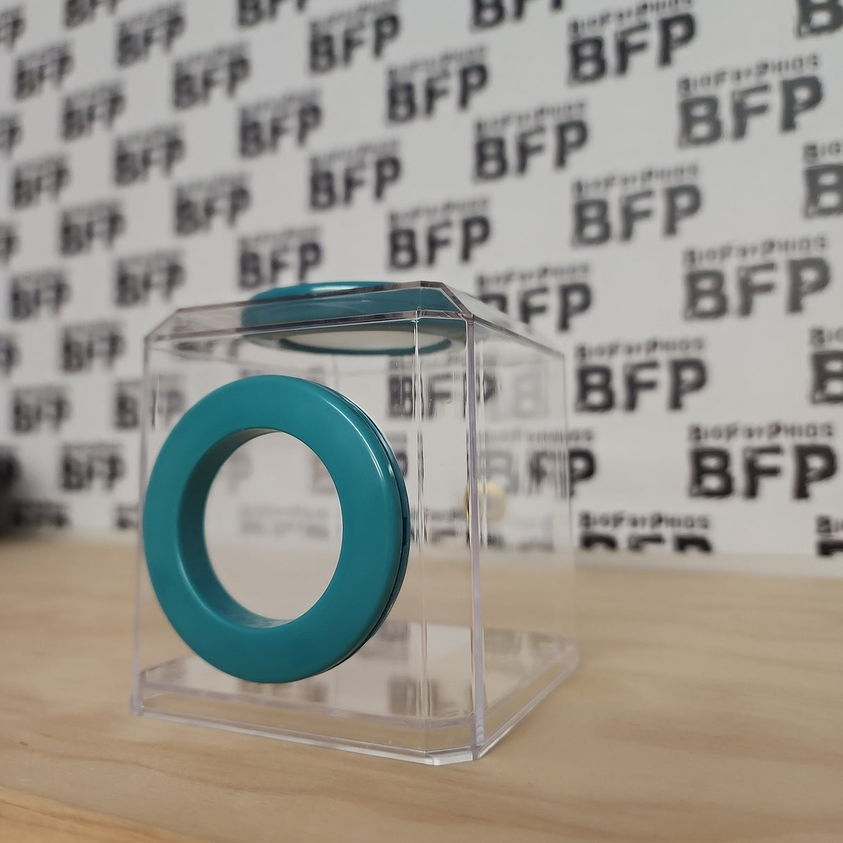 Mini Den Dual Vent 3x3x3 Jumping Spider Enclosure (holds fruit flies)