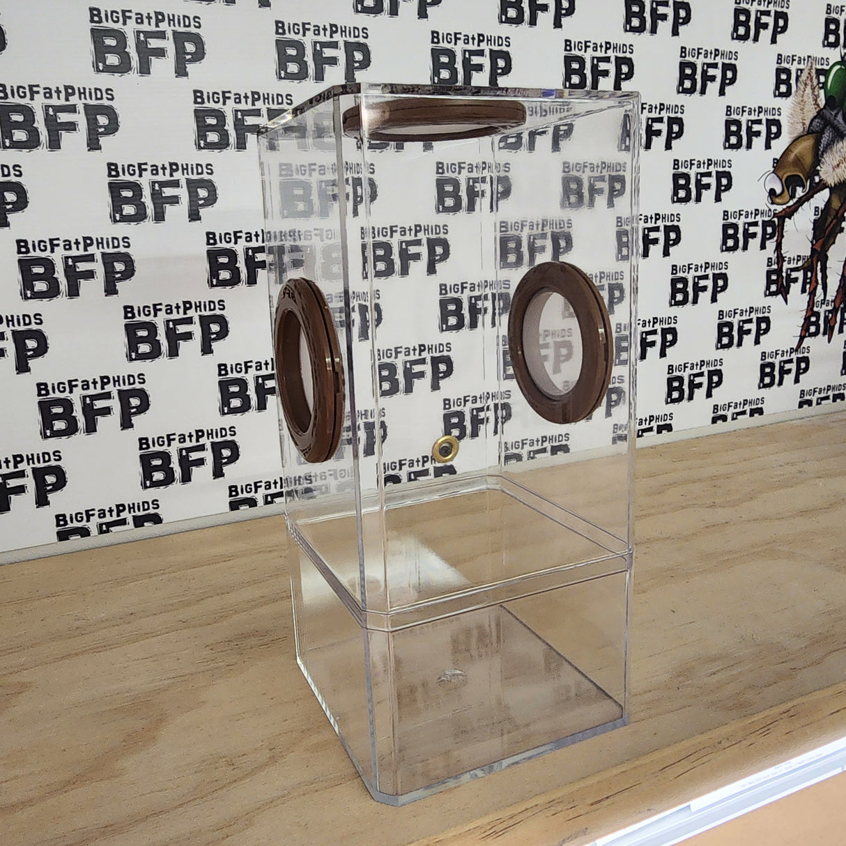 B-STOCK Flip Top Tri-Vent Spider Condo Jumping Spider Enclosure (holds Fruitflies)