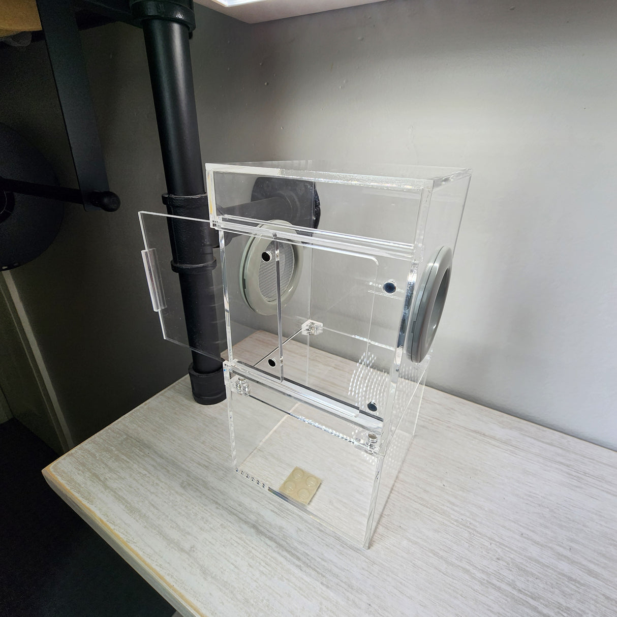 Medium Flat Top 4x4x8 Magnetic Front Opening Jumping Spider Enclosure NEW