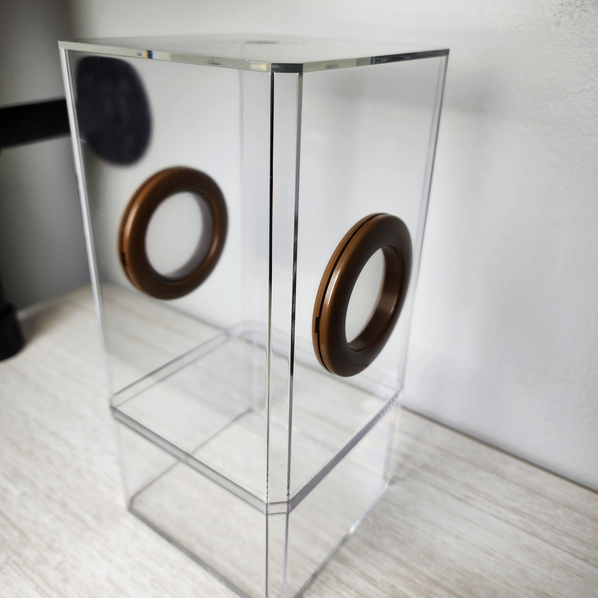 B-STOCK Flat-Top Dual Vent Spider Condo Jumping Spider Enclosure (holds fruit flies)