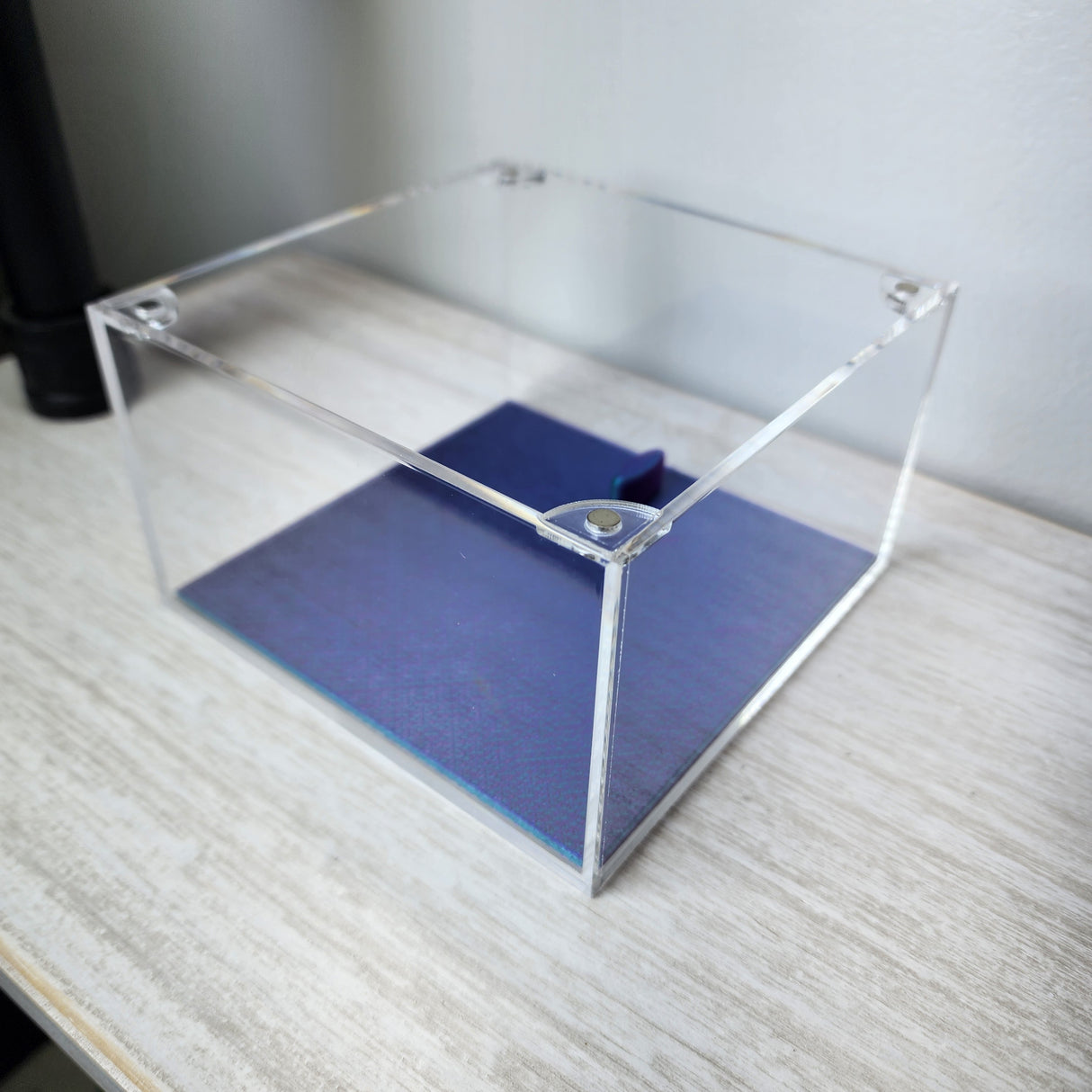 Removable floor insert for the 5x5x8 Magnetic Flat Top