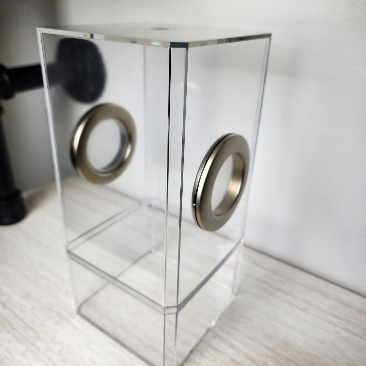 B-STOCK Flat-Top Dual Vent Spider Condo Jumping Spider Enclosure (holds fruit flies)