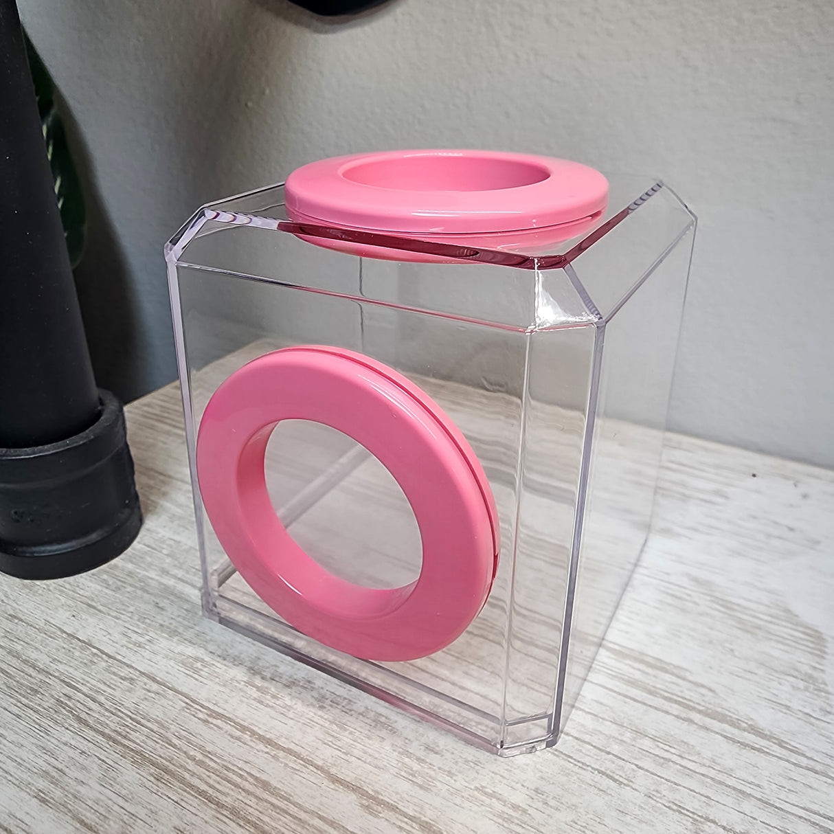 Mini Den Dual Vent 3x3x3 Jumping Spider Enclosure (holds fruit flies)