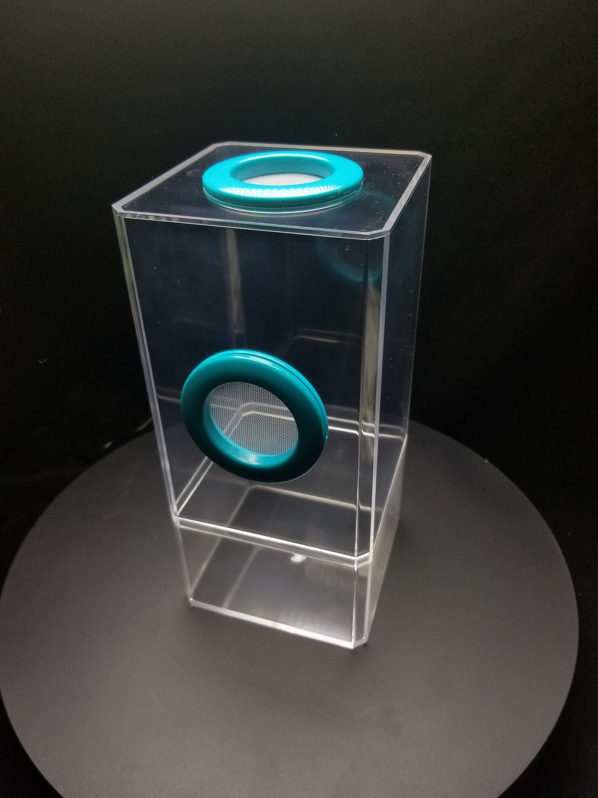 B-STOCK Flip Top Dual Vent Spider Condo Jumping Spider Enclosure (holds Fruitflies)