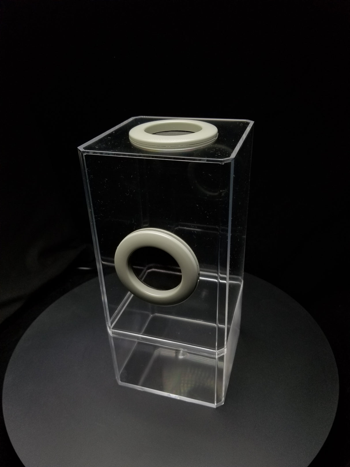 B-STOCK Flip Top Dual Vent Spider Condo Jumping Spider Enclosure (holds Fruitflies)