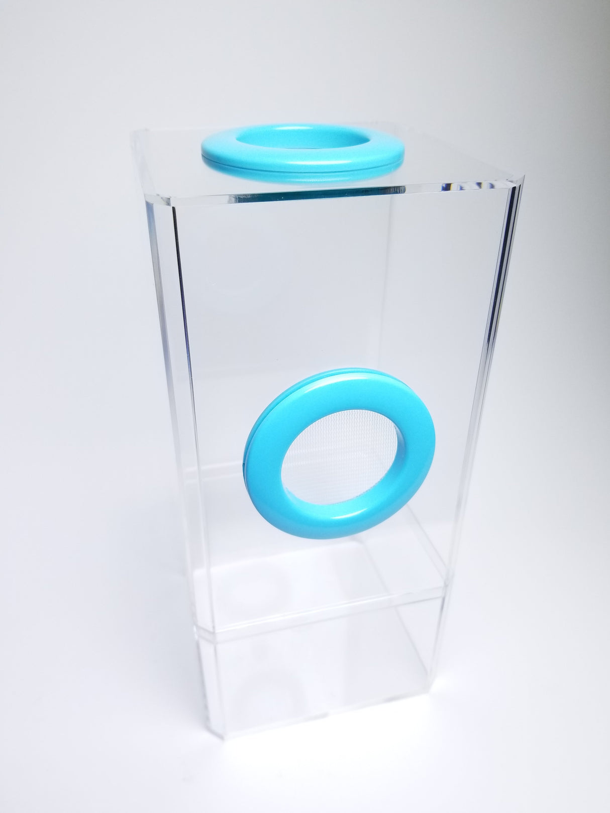 B-STOCK Flip Top Dual Vent Spider Condo Jumping Spider Enclosure (holds Fruitflies)