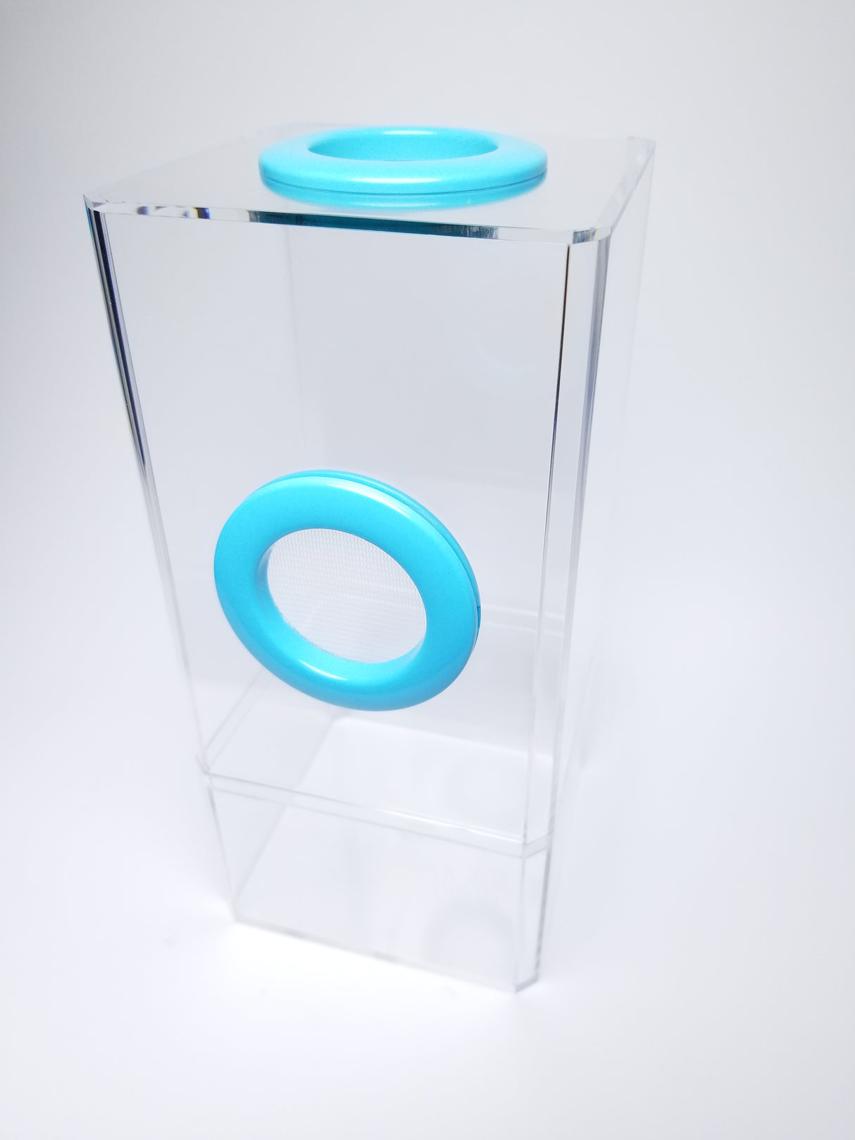 B-STOCK Flip Top Dual Vent Spider Condo Jumping Spider Enclosure (holds Fruitflies)