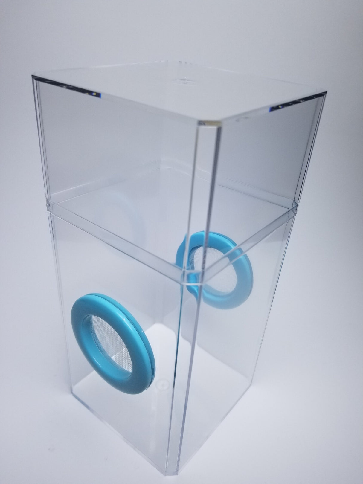 B-STOCK Flat-Top Dual Vent Spider Condo Jumping Spider Enclosure (holds fruit flies)