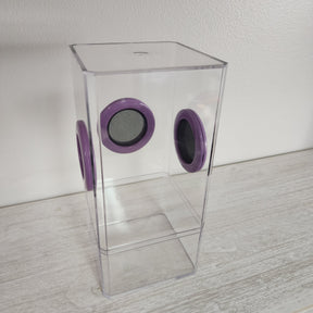 This is a Flat Top Tri Vent Spider  Condo. It has 3 vents and features a leak-proof design that will keep the small slings and fruit flies inside where they belong. 