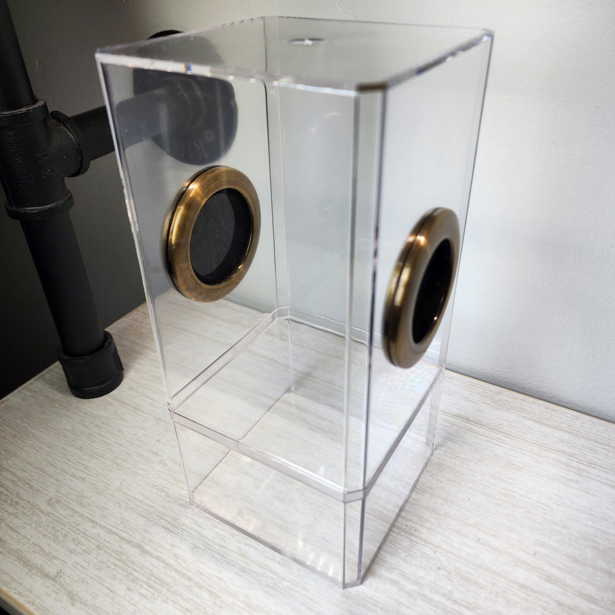 B-STOCK Flat-Top Dual Vent Spider Condo Jumping Spider Enclosure (holds fruit flies)