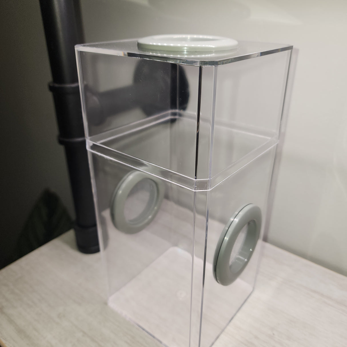 B-STOCK Classic Tri-Vent Spider Condo Jumping Spider Enclosure (holds fruit flies)