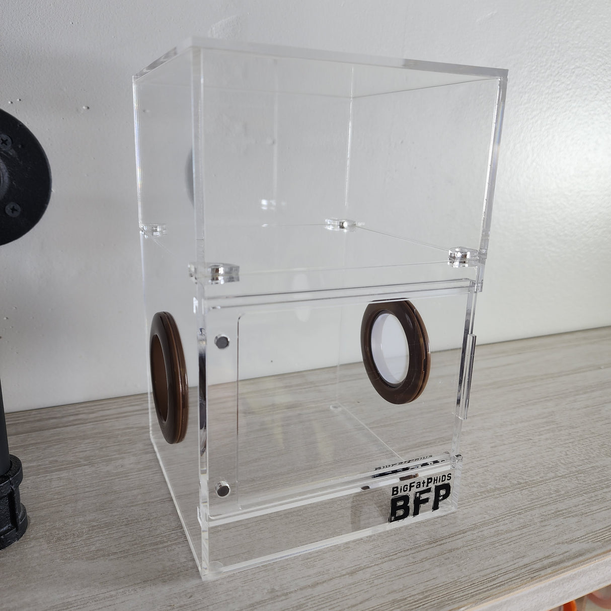 Flat-Top Magnetic 5x5x8 Jumping Spider Enclosure