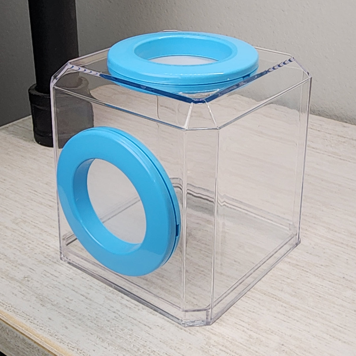 Mini Den Dual Vent 3x3x3 Jumping Spider Enclosure (holds fruit flies)