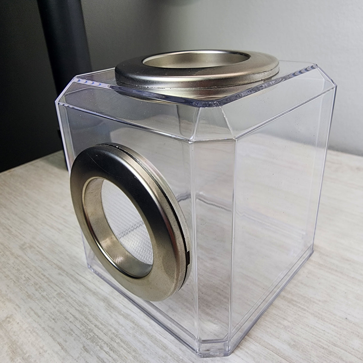 Mini Den Dual Vent 3x3x3 Jumping Spider Enclosure (holds fruit flies)