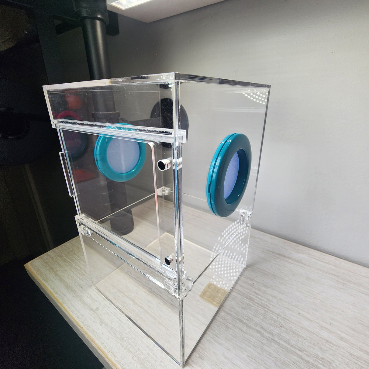 Large Flat Top Magnetic 5x5x8 Front Opening Jumping Spider Enclosure